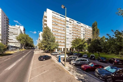 Apartamento T3 para Venda em Alvalade