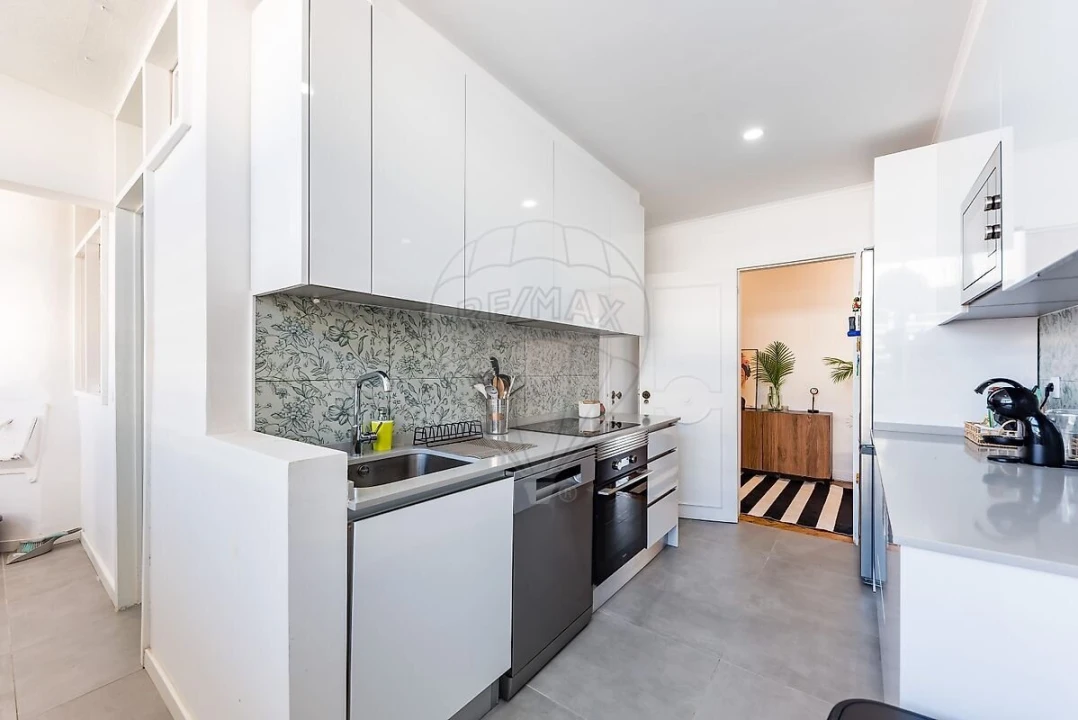 Apartamento T3 para Venda em Alvalade Foto 3