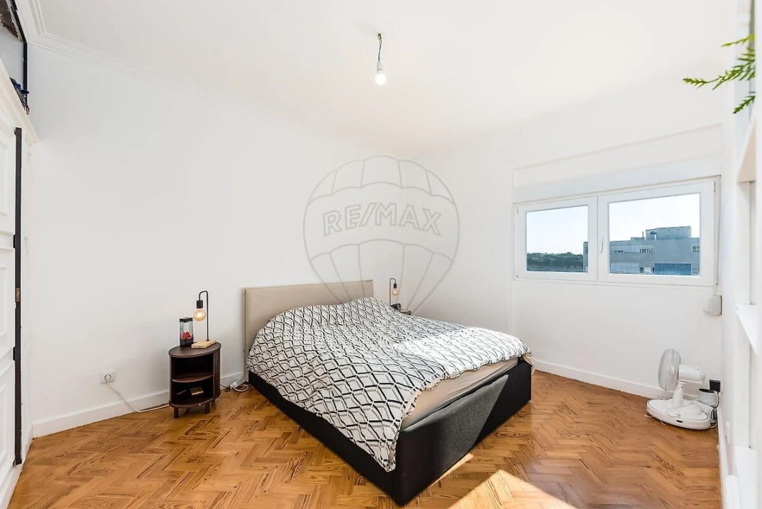 Apartamento T3 para Venda em Alvalade Foto 9