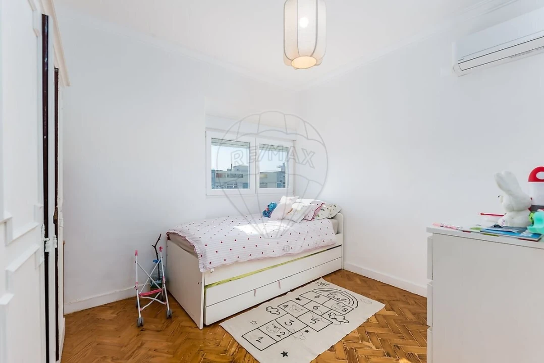 Apartamento T3 para Venda em Alvalade Foto 11