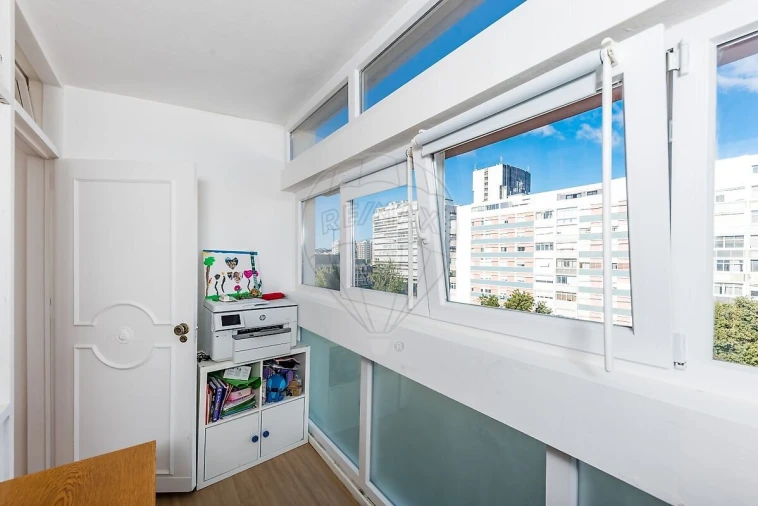 Apartamento T3 para Venda em Alvalade Foto 22