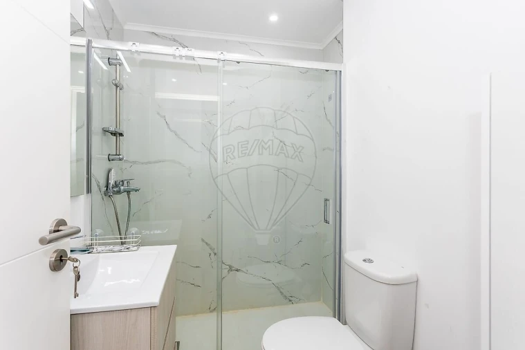 Apartamento T1 para Venda em Vila Franca de Xira Foto 10