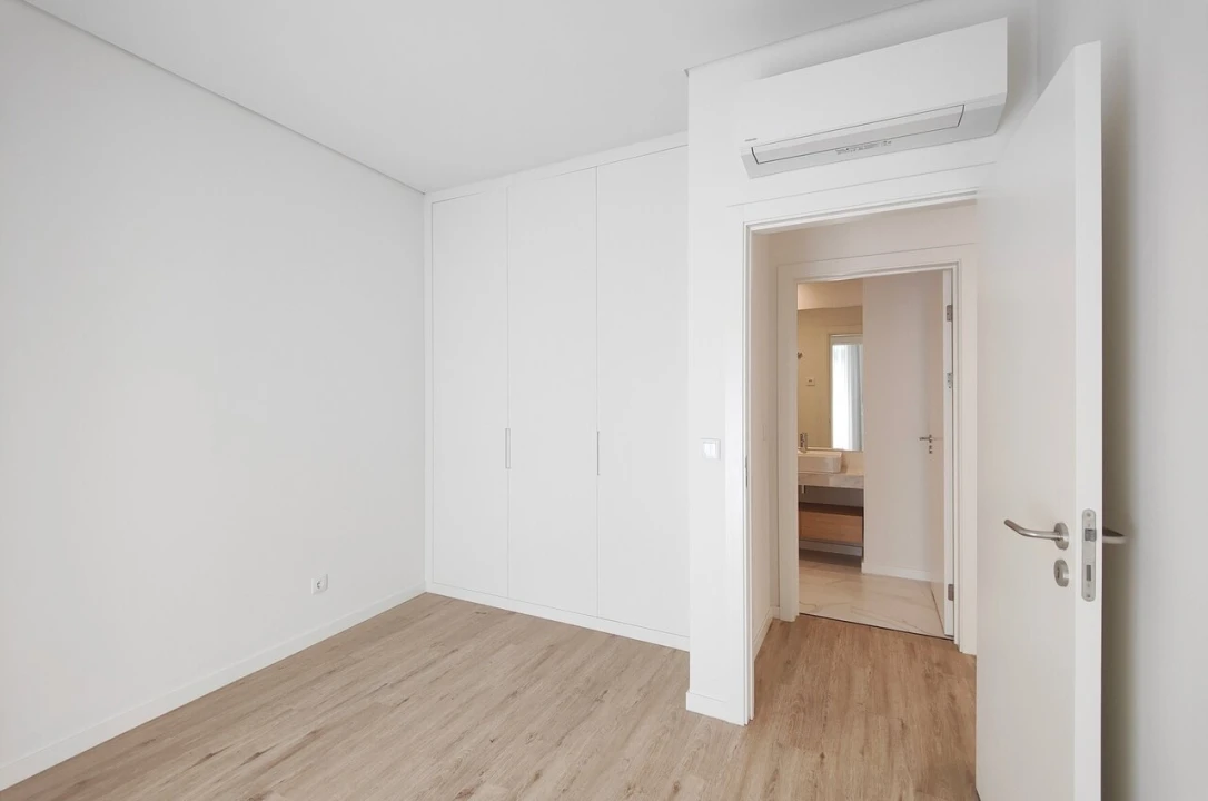 Apartamento T2 para Venda em Campolide Foto 12