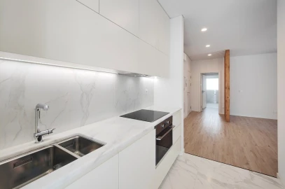 Apartamento T2 para Venda em Campolide