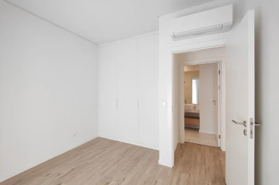 Apartamento T2 para Venda em Campolide