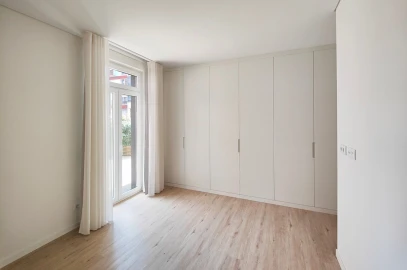 Apartamento T2 para Venda em Campolide