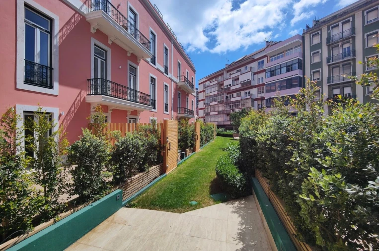Apartamento T2 para Venda em Campolide Foto 21