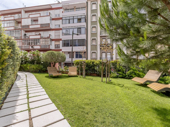 Apartamento T2 para Venda em Campolide Foto 22