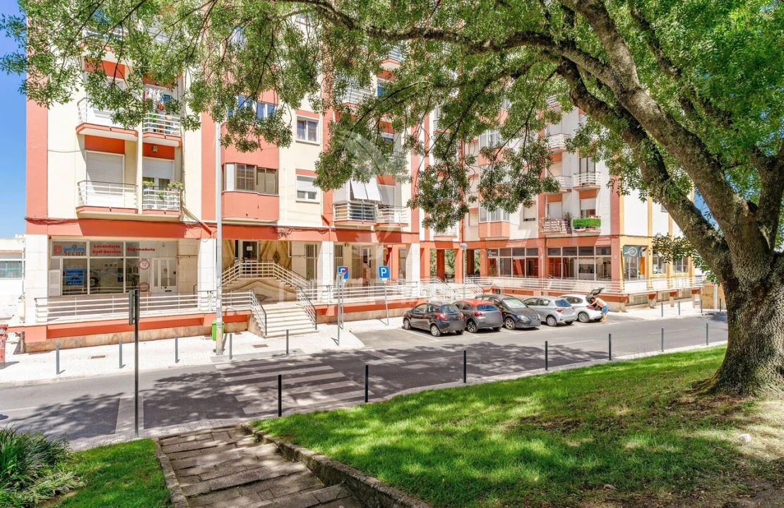 Apartamento T2 para Venda em Águas Livres Foto 28