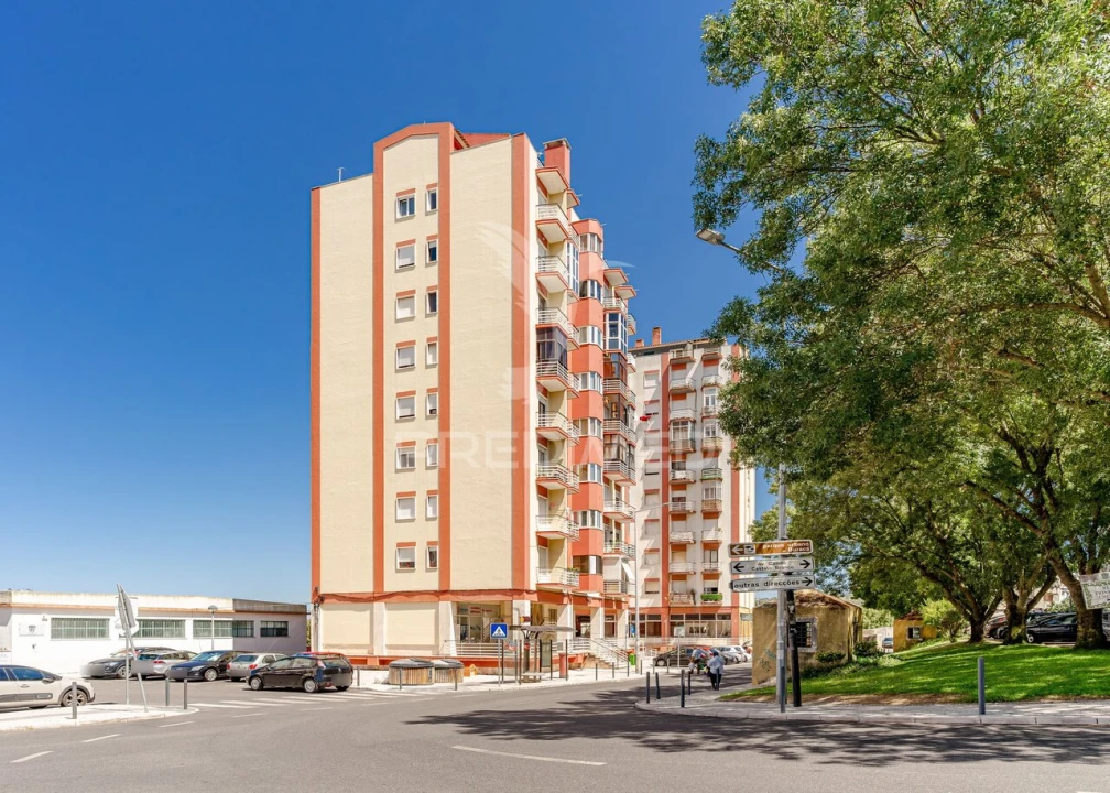 Apartamento T2 para Venda em Águas Livres Foto 29