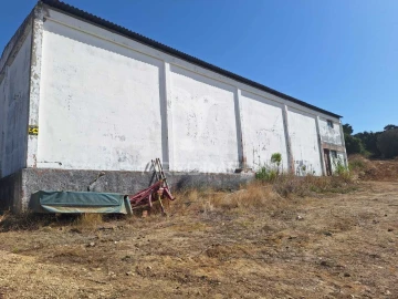 Armazém para Arrendamento em Aveiras de Cima