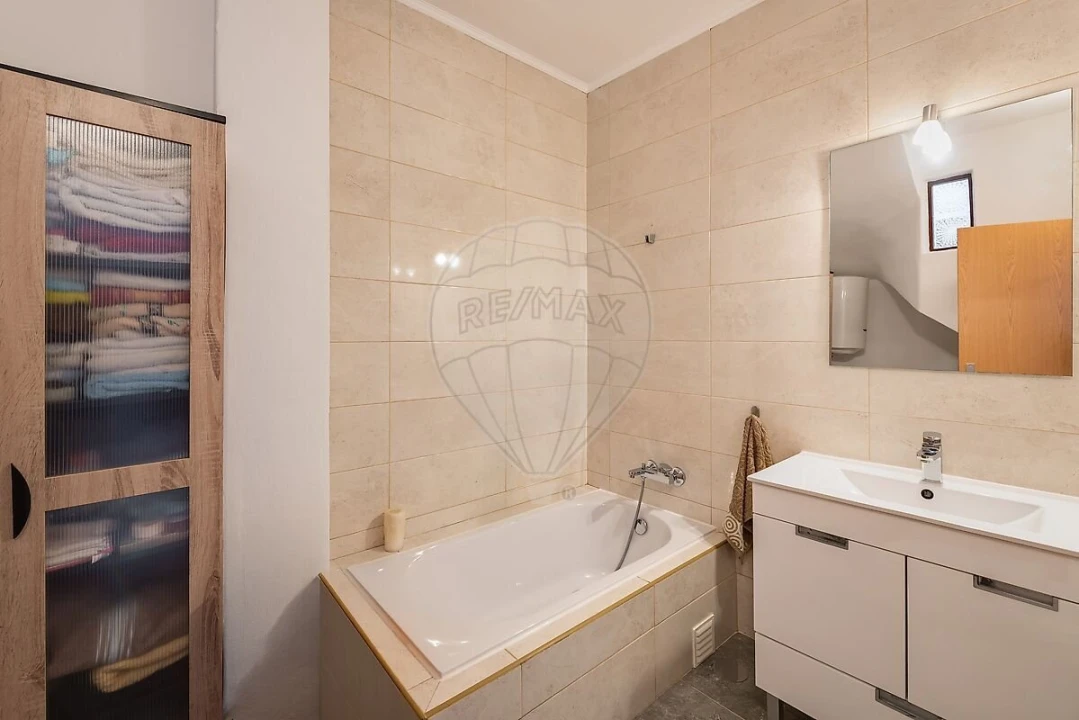 Moradia T2 para Venda em Bensafrim e Barão de São João Foto 12