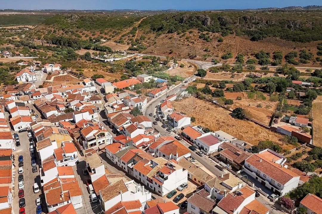 Moradia T2 para Venda em Bensafrim e Barão de São João Foto 23