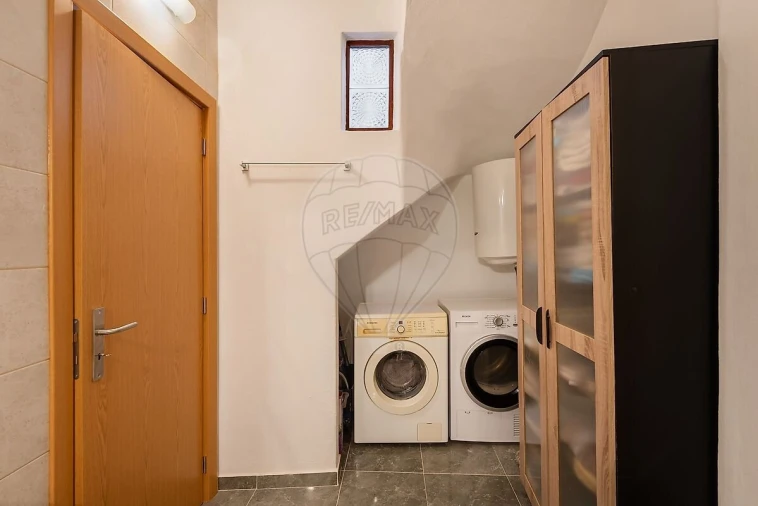 Moradia T2 para Venda em Bensafrim e Barão de São João Foto 13