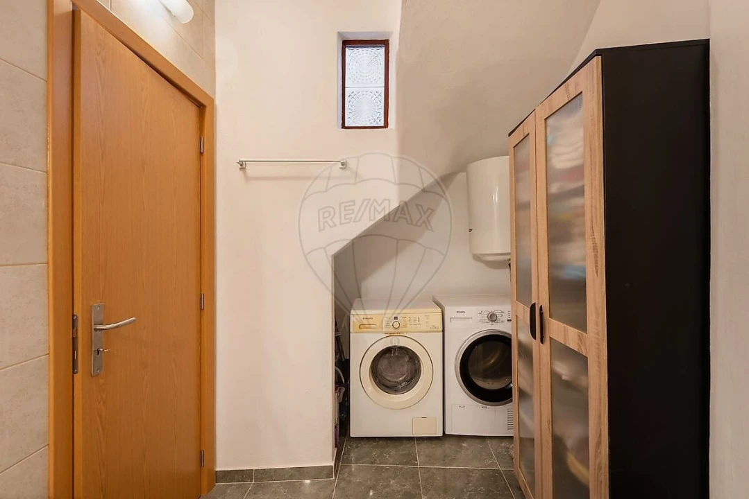Moradia T2 para Venda em Bensafrim e Barão de São João Foto 13