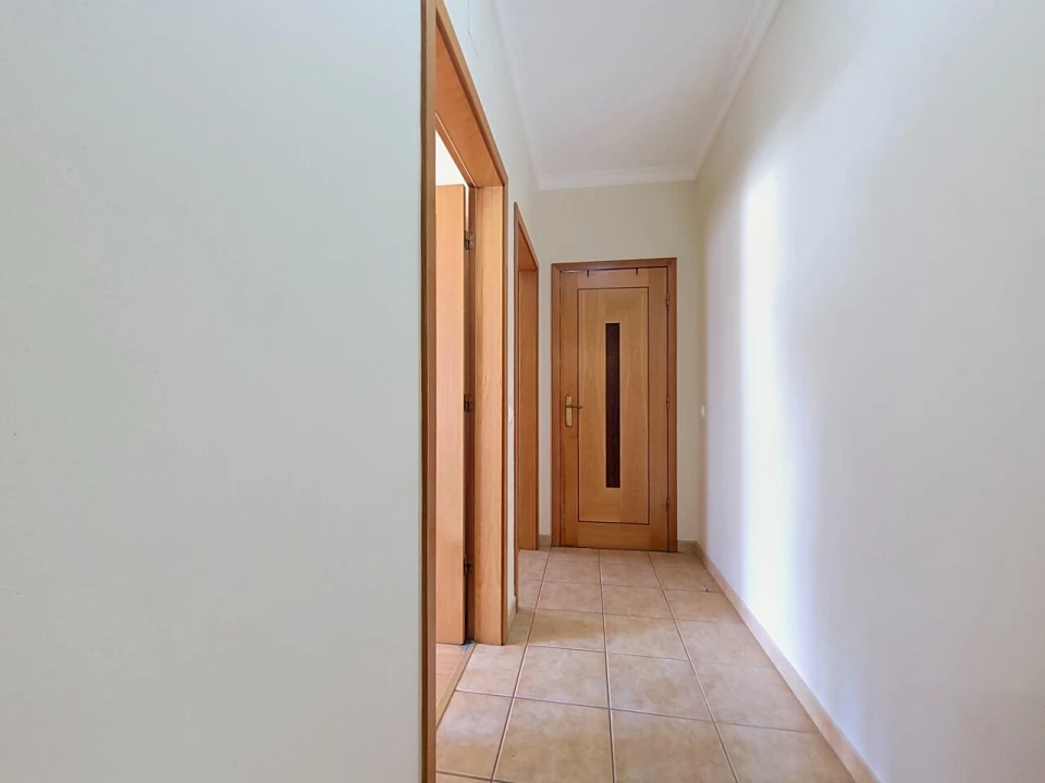 Apartamento T2 para Venda em Portimão Foto 6
