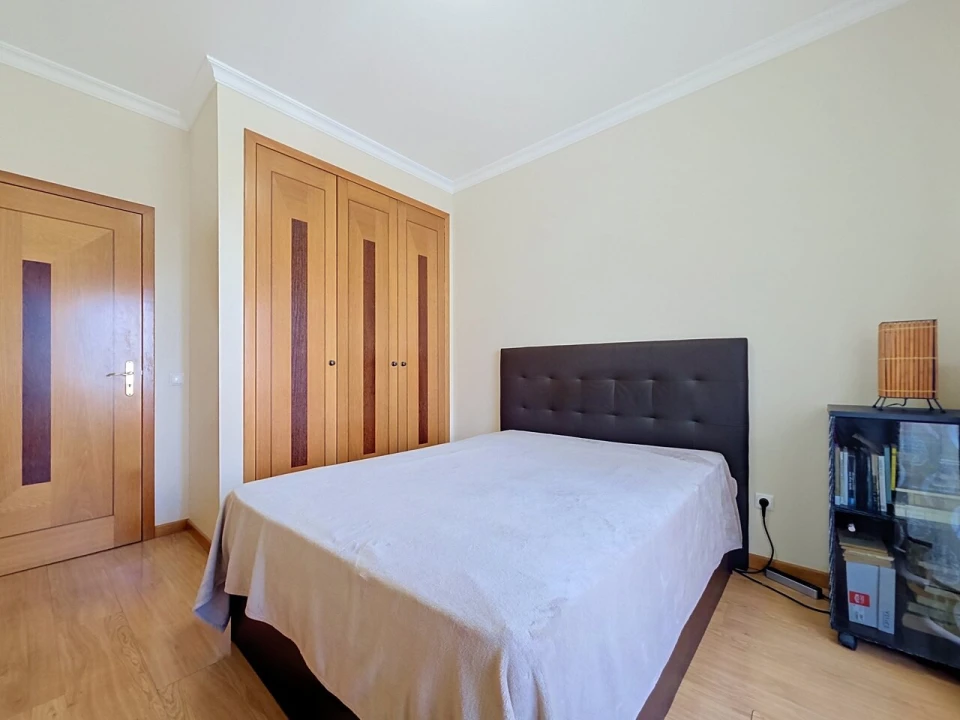 Apartamento T2 para Venda em Portimão Foto 9