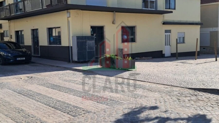 Prédio para Venda em Coimbrão