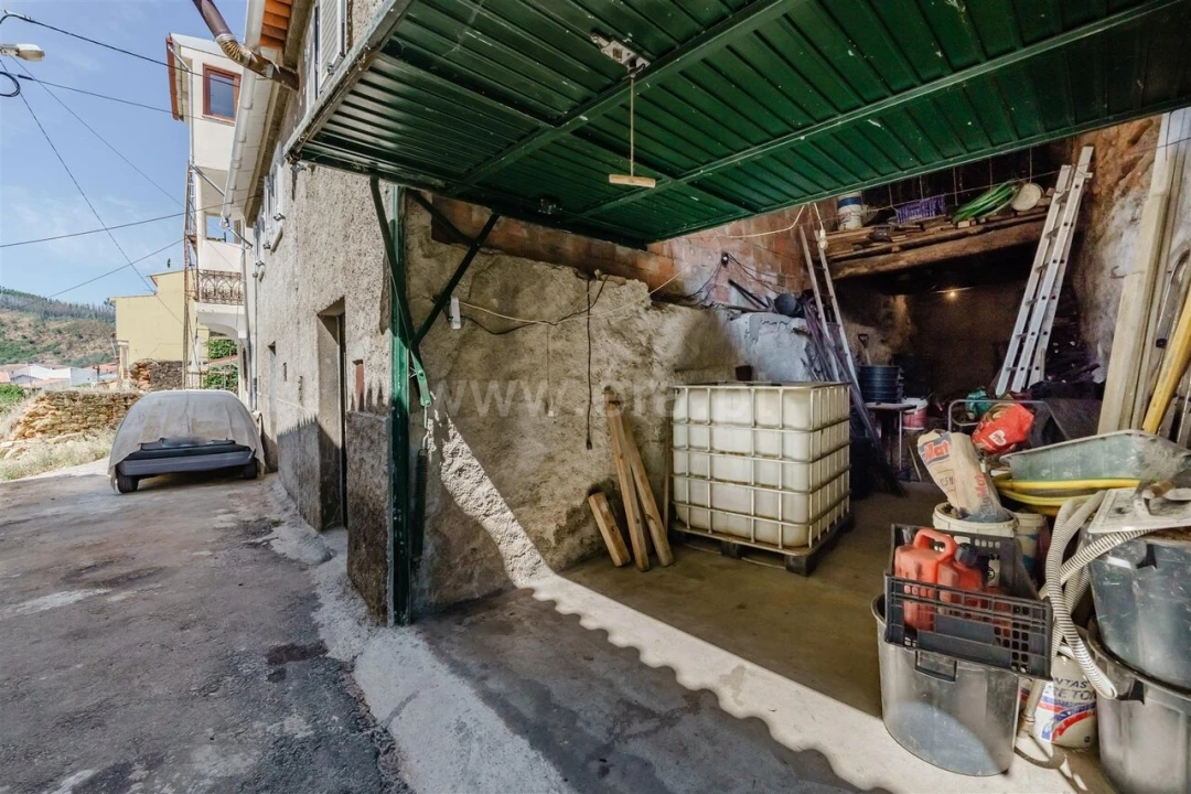 Moradia T2 para Venda em Casegas e Ourondo Foto 9