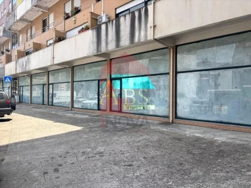 Loja para Venda em Real, Dume e Semelhe