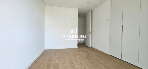 Apartamento T4 para Venda em Gulpilhares e Valadares