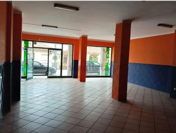 Loja para Venda em Vila de Cucujães
