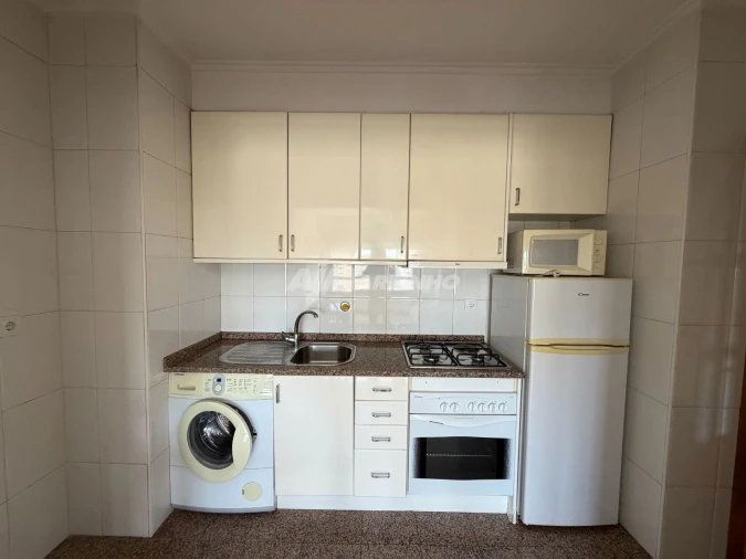 Apartamento T1 para Arrendamento em Lordelo do Ouro e Massarelos Foto 4
