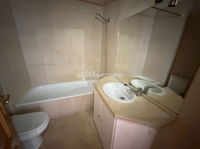 Apartamento T1 para Arrendamento em Lordelo do Ouro e Massarelos Foto 11