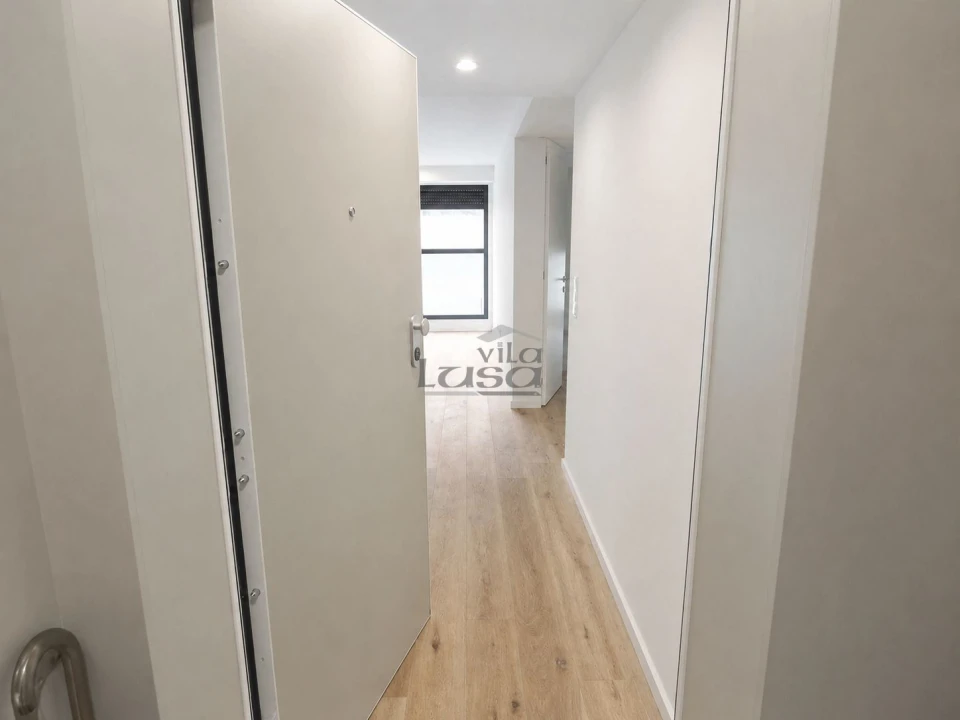 Apartamento T2 para Arrendamento em Santa Marinha e São Pedro da Afurada Foto 3