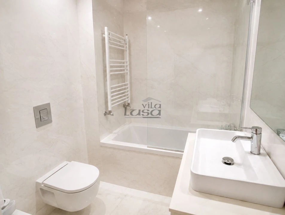 Apartamento T2 para Arrendamento em Santa Marinha e São Pedro da Afurada Foto 14