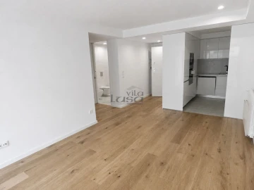 Apartamento T2 para Arrendamento em Santa Marinha e São Pedro da Afurada