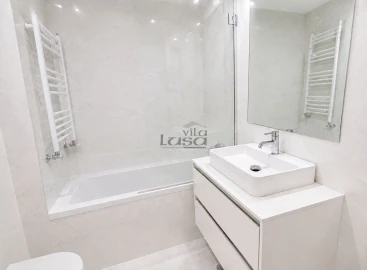 Apartamento T2 para Arrendamento em Santa Marinha e São Pedro da Afurada