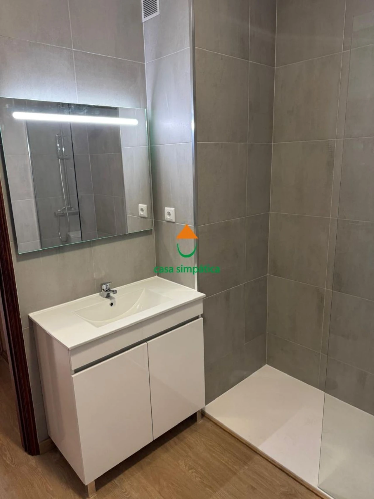 Apartamento T2 para Arrendamento em Gondomar (São Cosme), Valbom e Jovim Foto 14