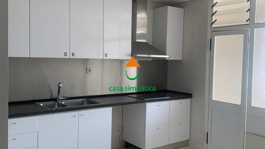 Apartamento T2 para Arrendamento em Gondomar (São Cosme), Valbom e Jovim
