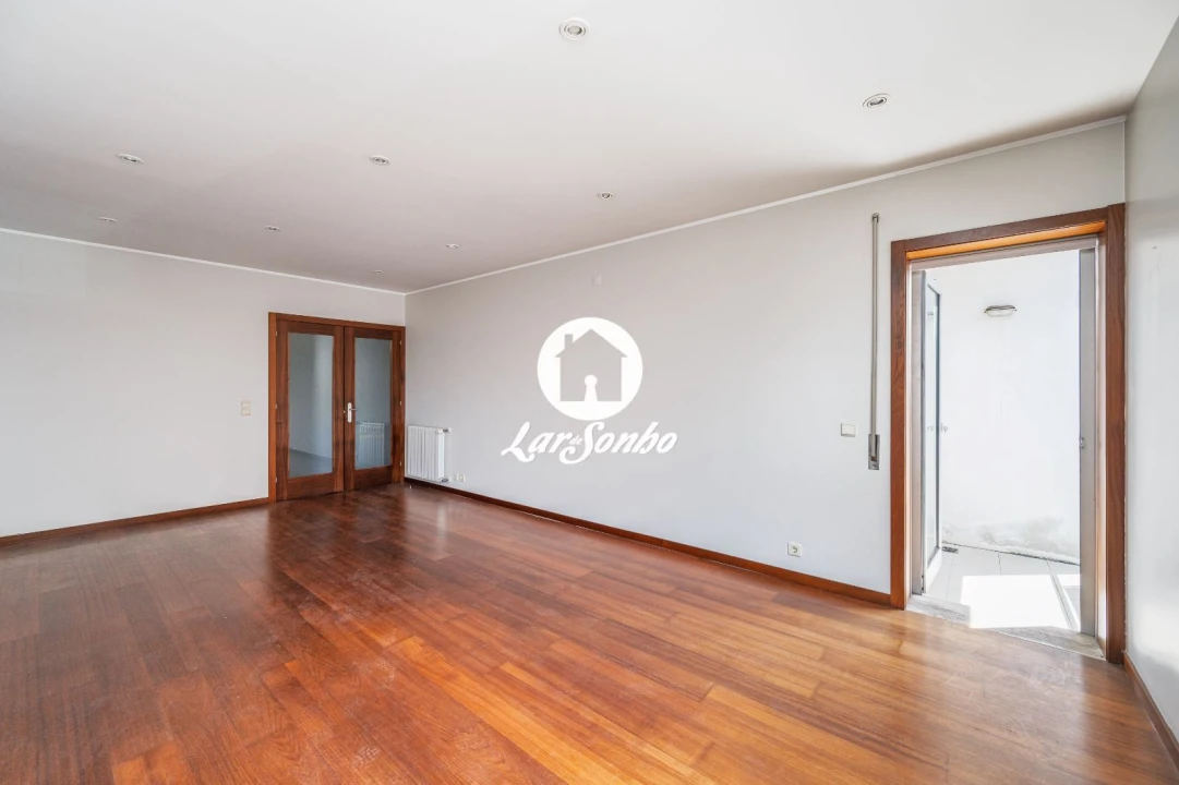 Apartamento T2 para Venda em Cidade da Maia Foto 1