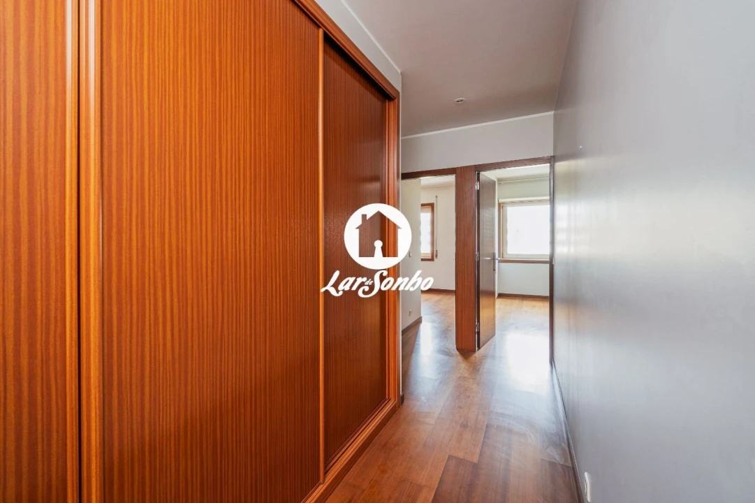 Apartamento T2 para Venda em Cidade da Maia Foto 18