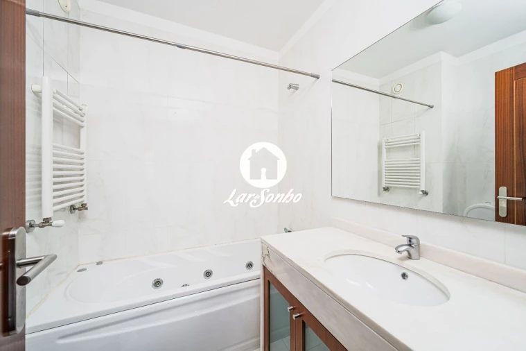Apartamento T2 para Venda em Cidade da Maia Foto 8