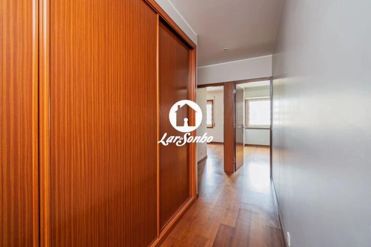 Apartamento T2 para Venda em Cidade da Maia Foto 18