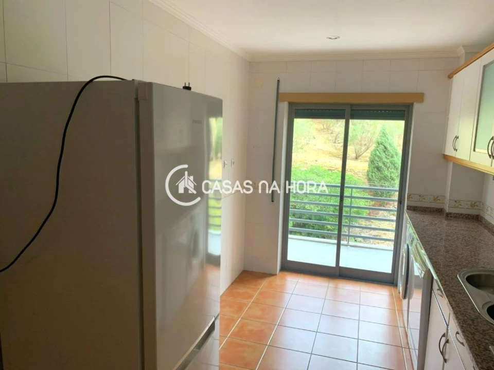 Apartamento T2 para Arrendamento em Corroios Foto 5
