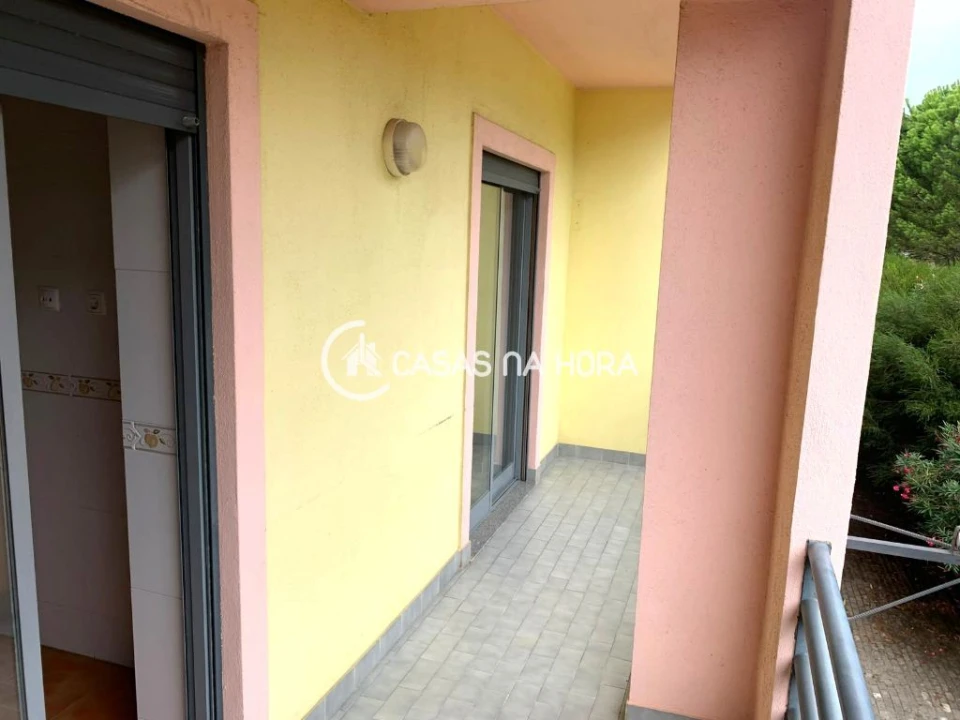 Apartamento T2 para Arrendamento em Corroios Foto 11