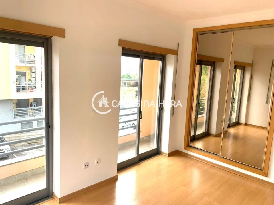 Apartamento T2 para Arrendamento em Corroios Foto 18