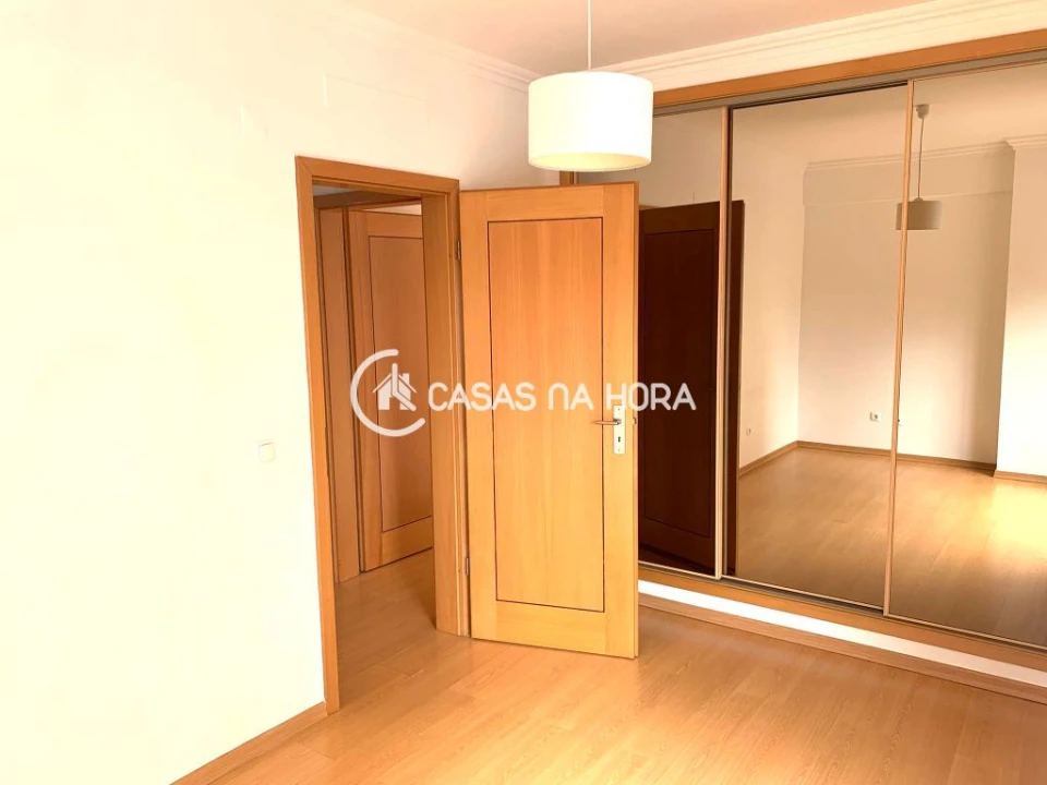 Apartamento T2 para Arrendamento em Corroios Foto 21