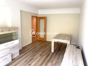 Apartamento T2 para Arrendamento em Corroios