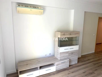 Apartamento T2 para Arrendamento em Corroios
