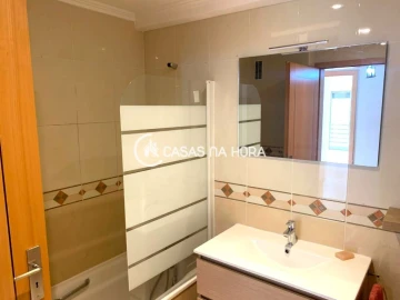 Apartamento T2 para Arrendamento em Corroios