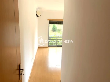 Apartamento T2 para Arrendamento em Corroios