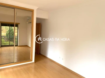 Apartamento T2 para Arrendamento em Corroios