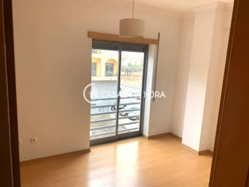 Apartamento T2 para Arrendamento em Corroios