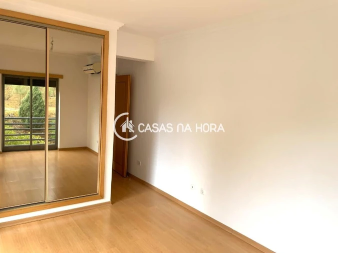 Apartamento T2 para Arrendamento em Corroios Foto 15