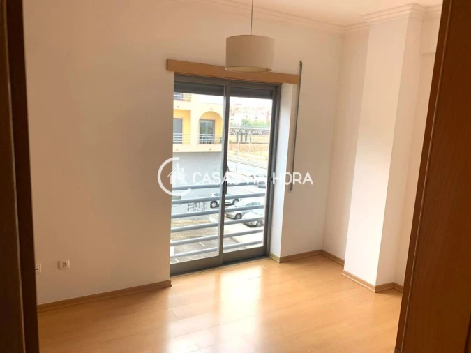 Apartamento T2 para Arrendamento em Corroios Foto 20